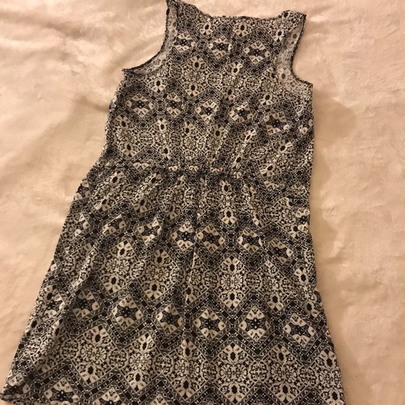 Black and White Printed Mini Dress With Tie Waist And Front Pocket 🖤 - Picture 11 of 11